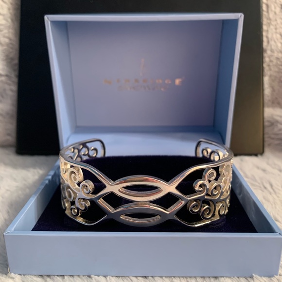 Newbridge Silverware Kells Bangle Bracelet - Picture 1 of 4